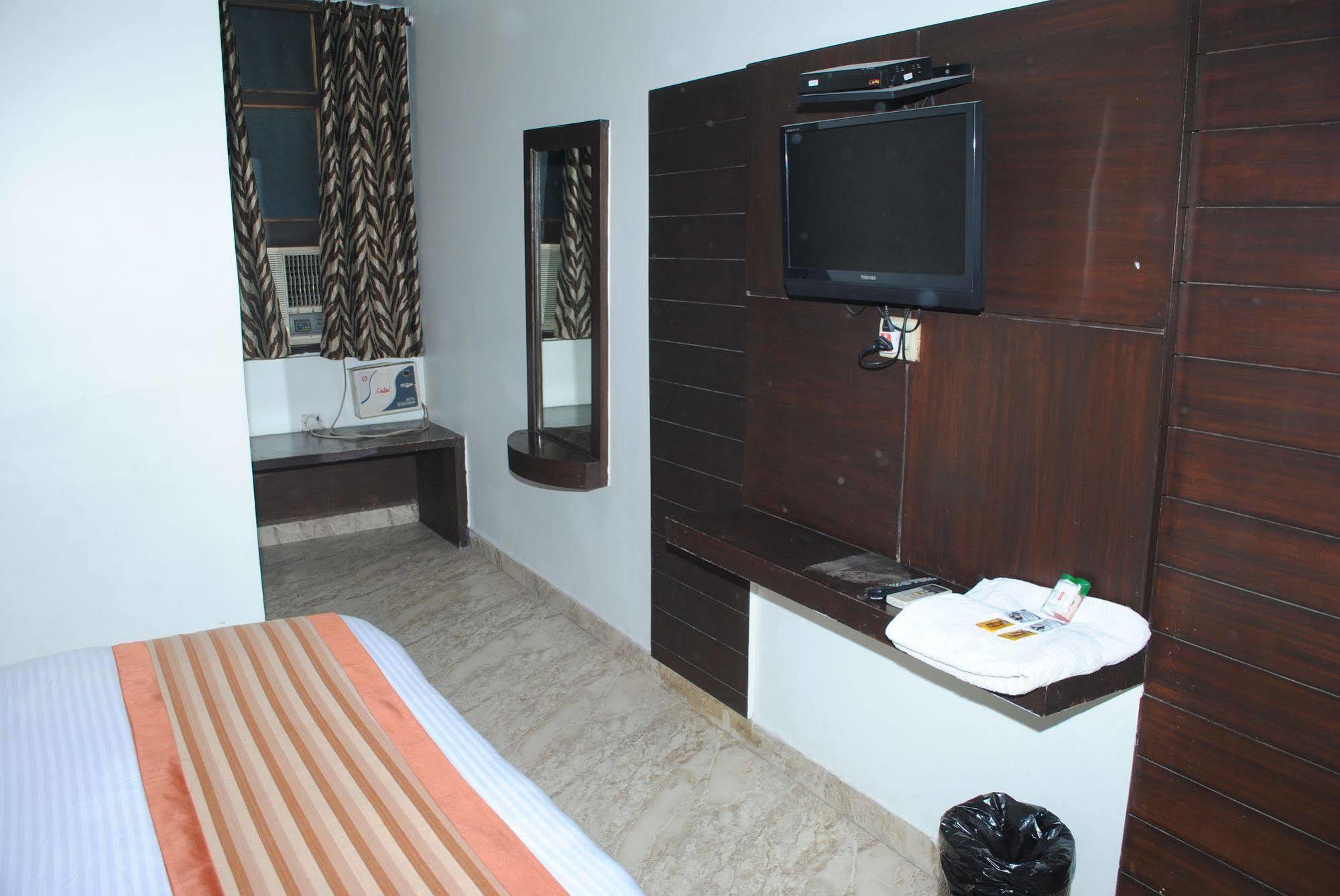 Hotel Seven Seas Inn Neu-Delhi Exterior foto